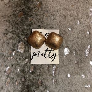 New Vintage Style Gold Metal Earrings